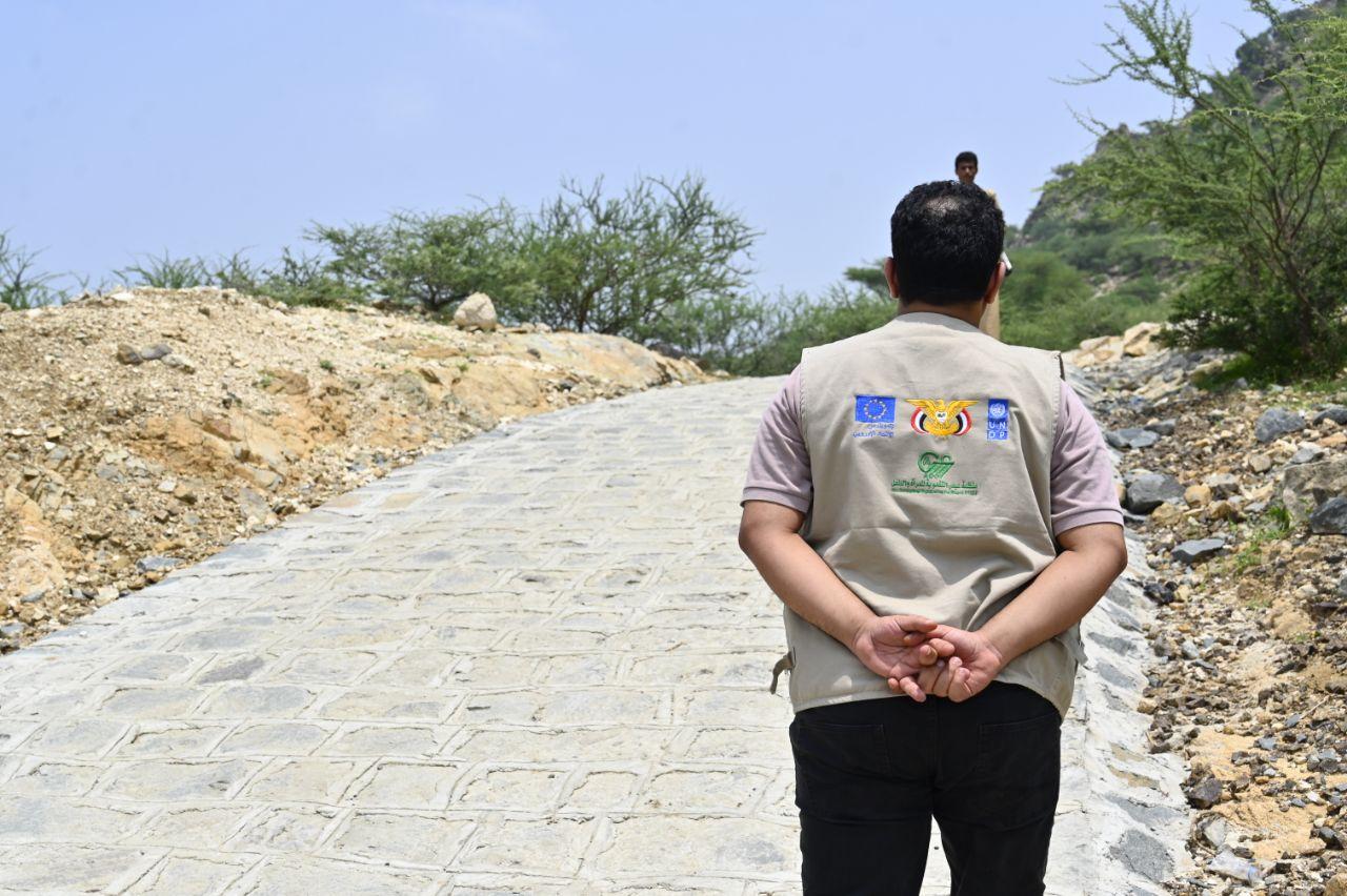 Implement paving and improving Al-Sayyaf Bani Rasam Road